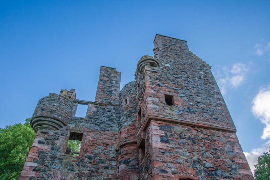 Greenknowe Tower Castle in Gordon, Berwickshire Stravaiging around